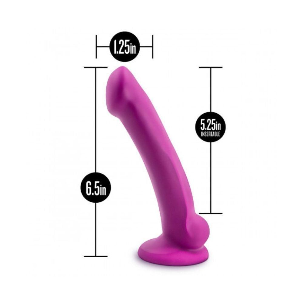 Avant D9 Ergo MINI standing upright on suction cup base with labeled length, width and insertable length dimensions